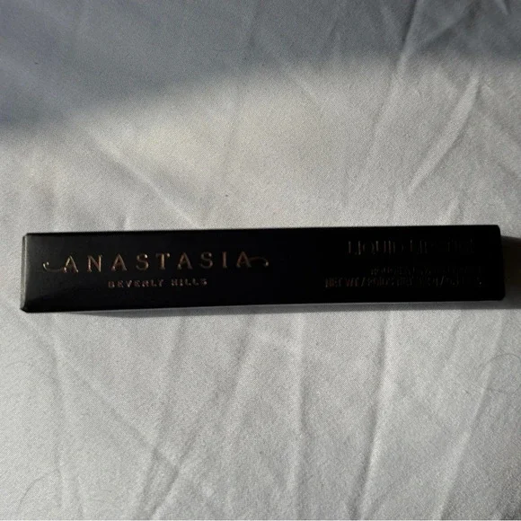 Anastasia Beverly Hills Liquid Lipstick - Deep Red (never used) - Picture 2 of 3